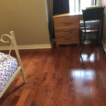 Convention Travelers Home Toronto Eksteriør billede